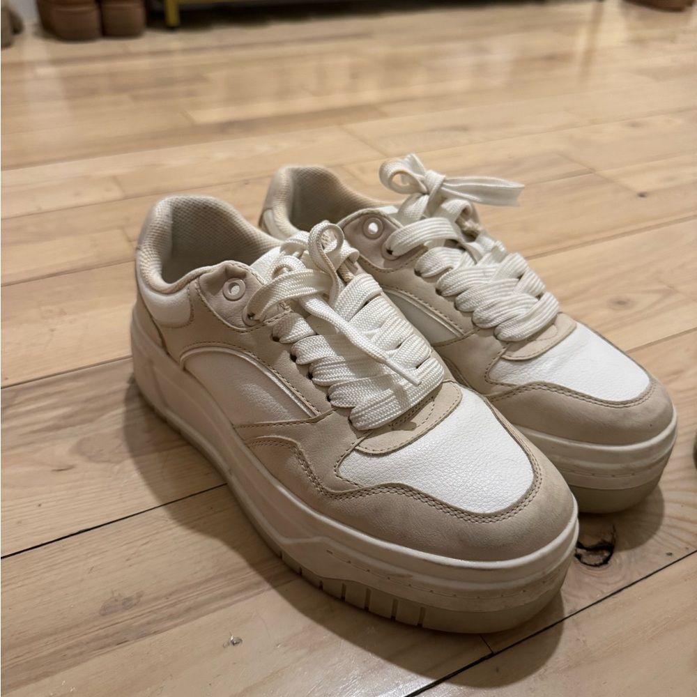 Zara Cream and White Women's Sneakers
